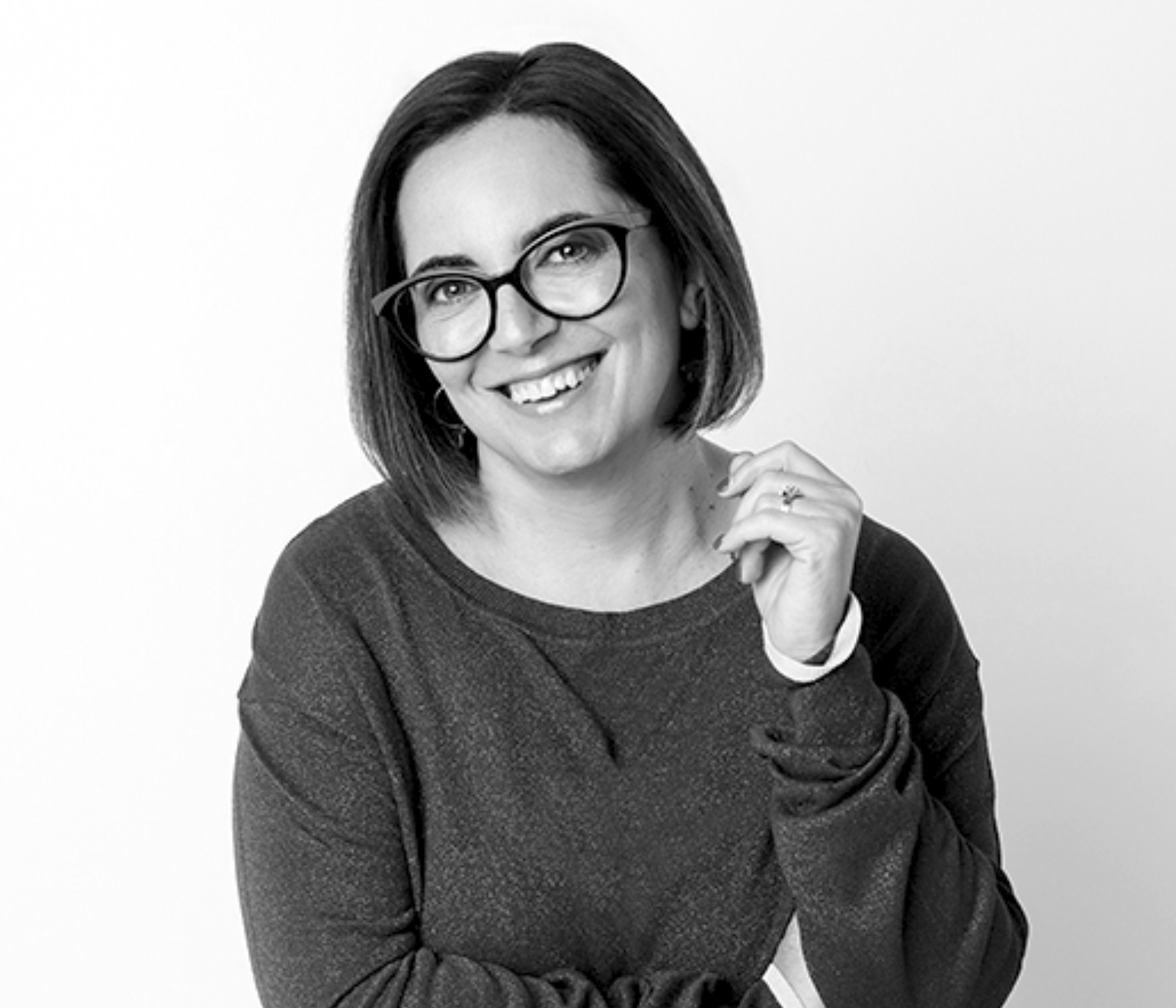 Sara Tiefenbrun headshot